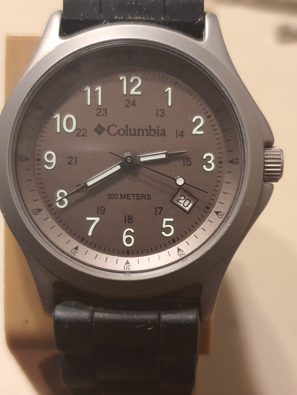 Vtg Columbia CL-7204 Silver/Green Silicone Men's Field Watch w/Date